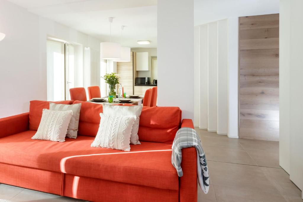 A seating area at HelloChalet - Maison Rue de la Neige - Family Ski Holiday walking distance skirun and gondola