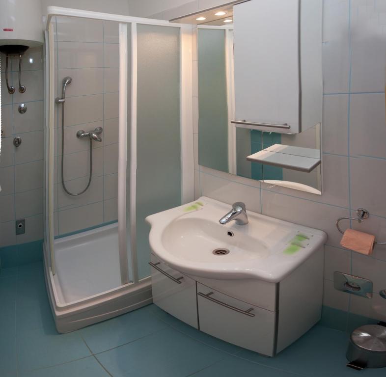 Koupelna v ubytování Apartments Klara