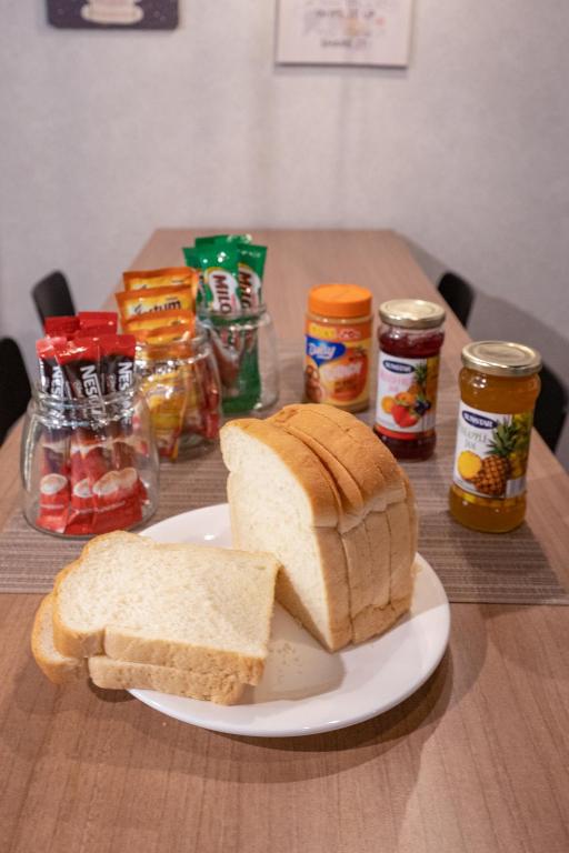 Jídlo v hostelu nebo okolí