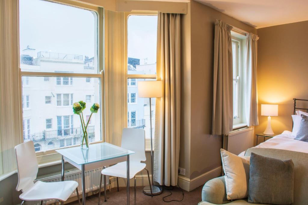 Amherst Brighton - 大型双房间，有部分海景