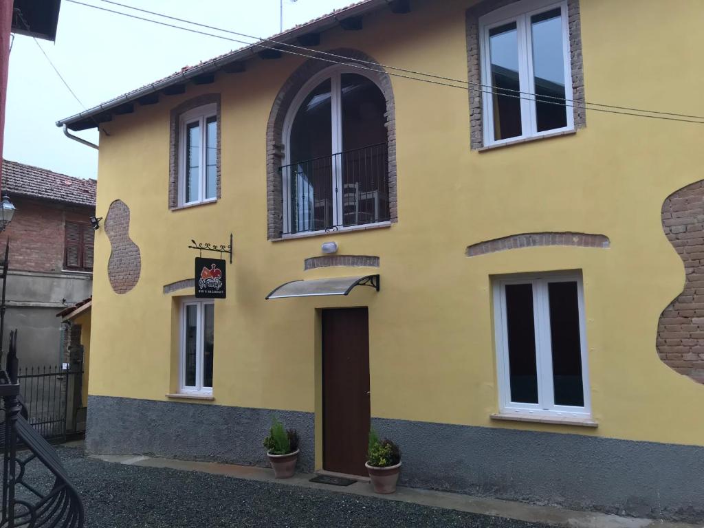 The building in which a panziókat is located