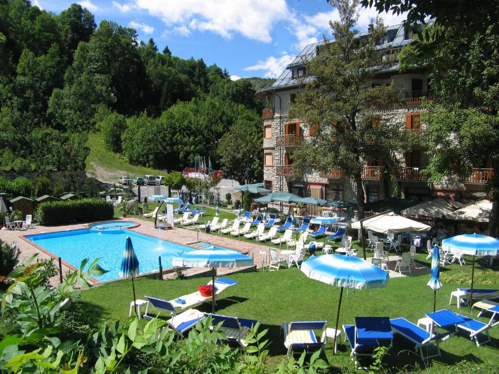 Bazén v ubytování Grand Hotel Principe nebo v jeho okolí