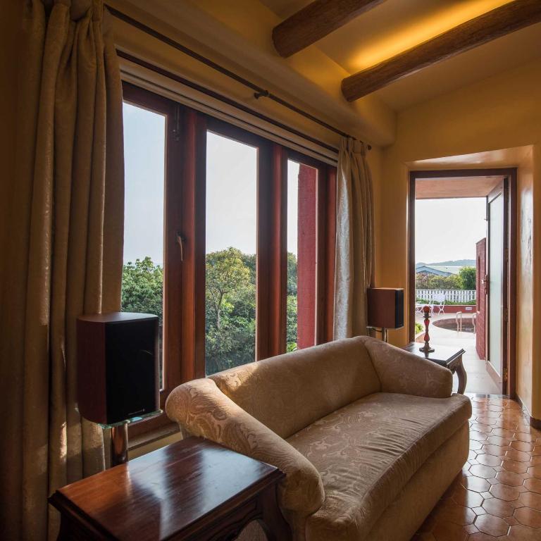 Posezení v ubytování Ramsukh Resorts and Spa