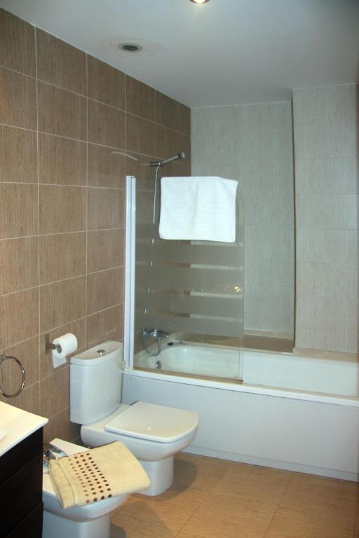 Kúpeľňa v ubytovaní Holiday Apartments Malvarrosa Beach