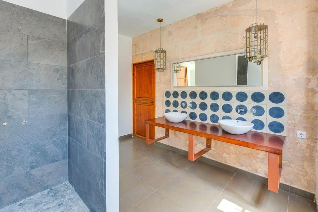A bathroom at Villa Palma, Establiments
