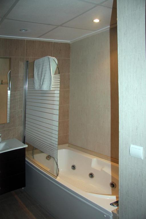 Kúpeľňa v ubytovaní Holiday Apartments Malvarrosa Beach