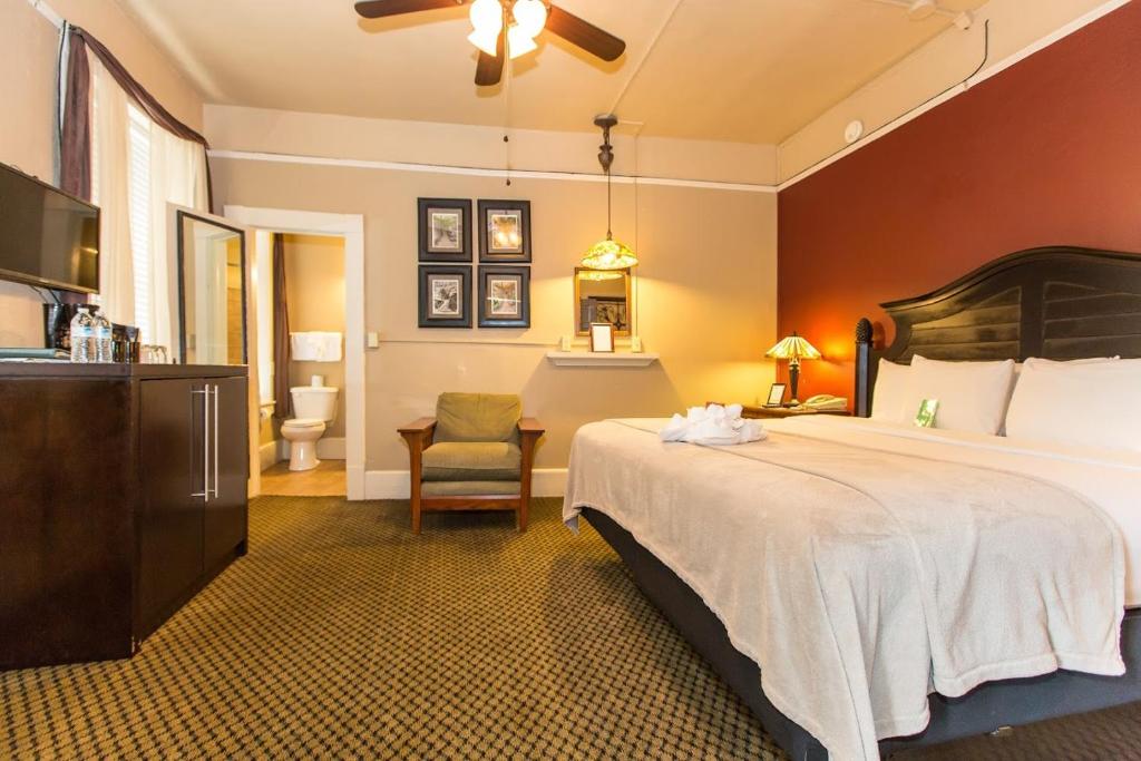 1905 Basin Park Hotel - Salle De Roi