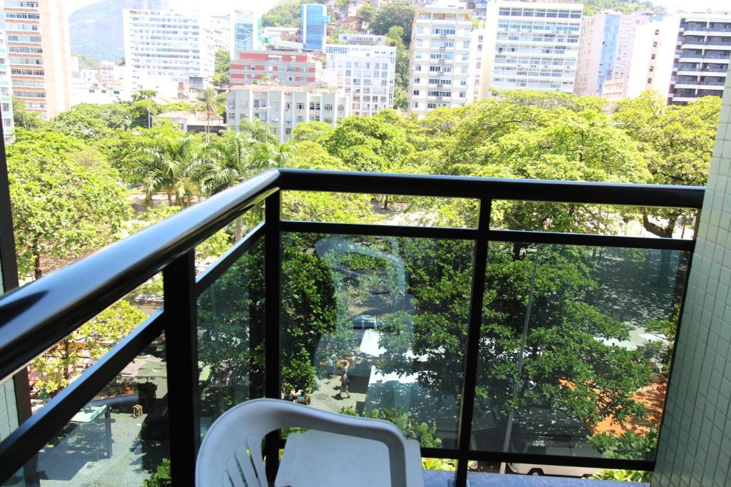  Ipanema Beach Park AT-01