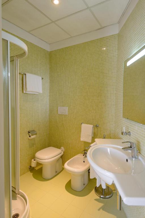 Hotel Continental - Camera Familiare (2 Adulti + 2 Bambini)
