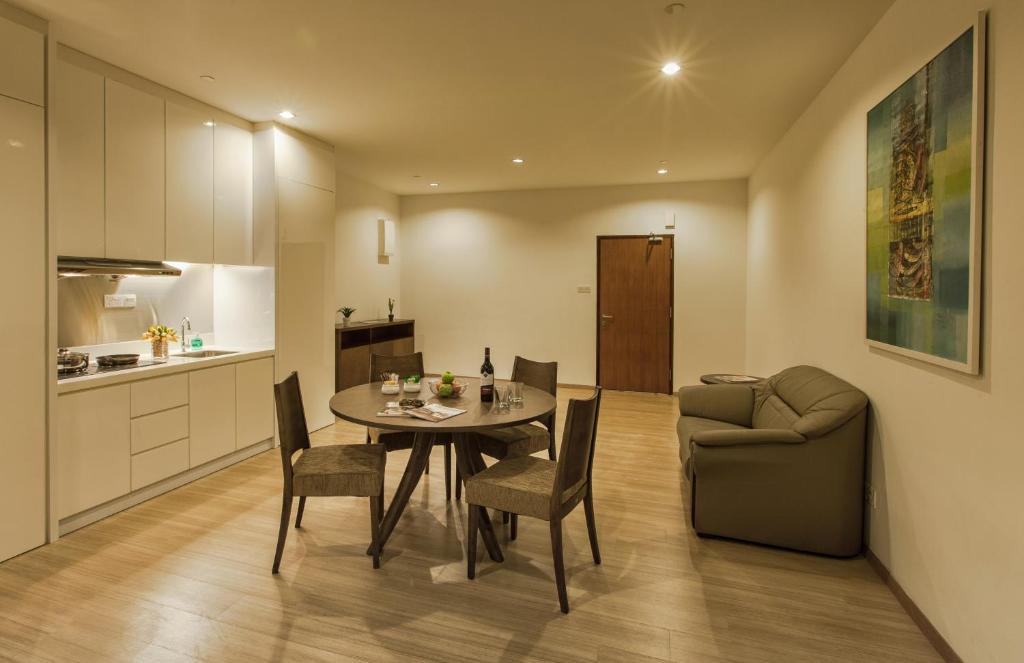 Luxfort 118 Service Suites - Suite Familiar