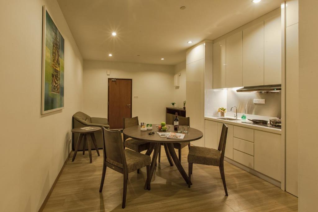 Luxfort 118 Service Suites - Rey Suite
