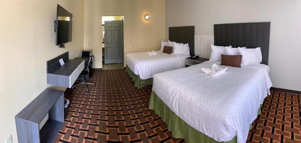 HomeStay Inn & Suites Edinburg - 