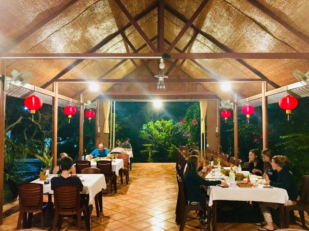Restaurace v ubytování Nam Thanh Homestay