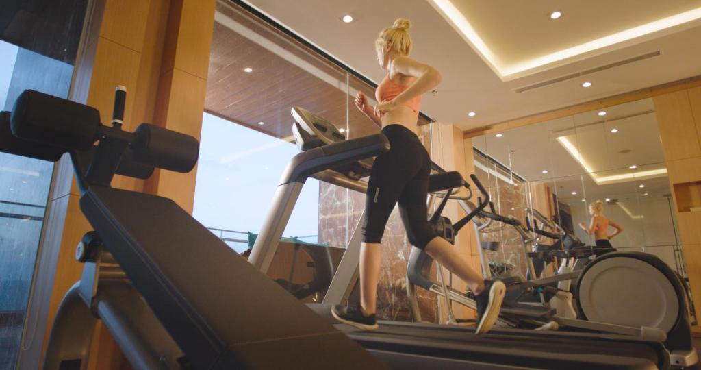 Fitness centrum a/nebo fitness zařízení v ubytování TMS Hotel Da Nang Beach