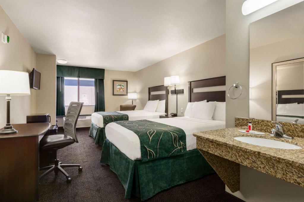 Travelodge by Wyndham Santa Teresa - Queen Kamer Met 2 Queensize Bedden – Niet-Rokers