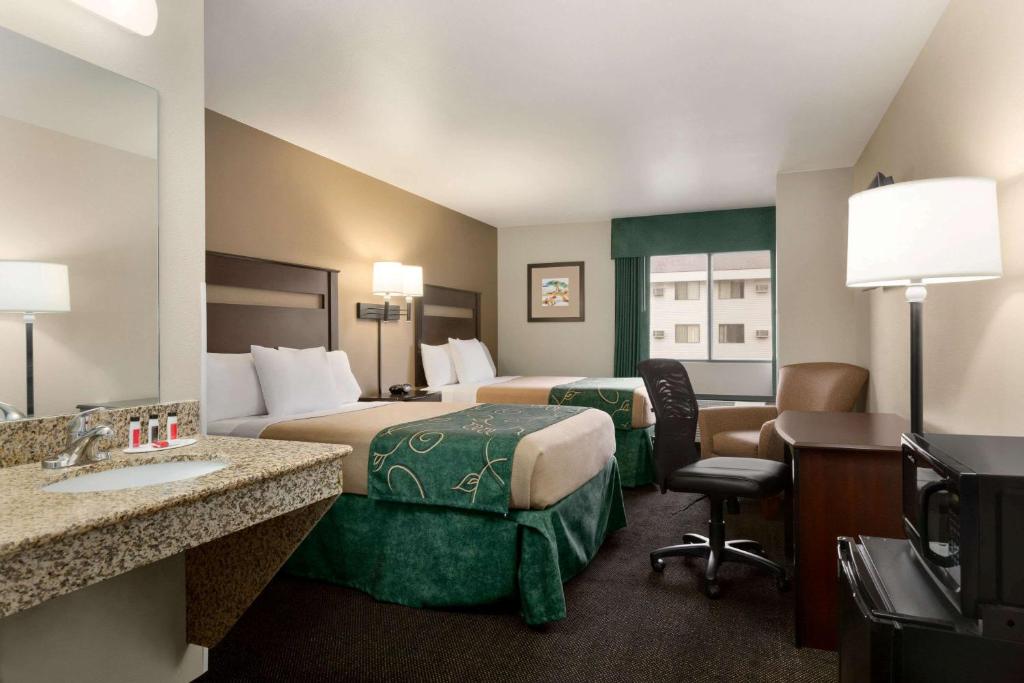 Baymont by Wyndham Glendive - Habitación Con 2 Camas Grandes - No Fumadores