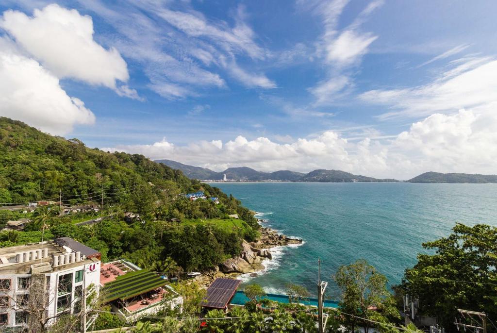 فضای داخلی Wyndham Grand Phuket Kalim Bay در پوکت - تصویر ۳