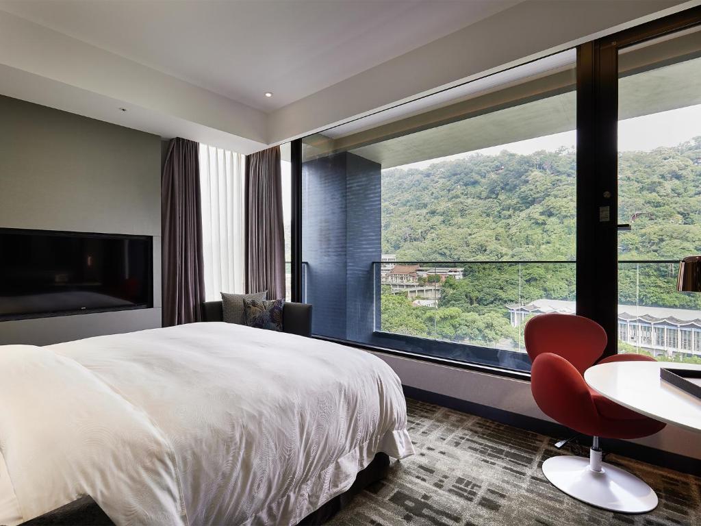 Nespecifikovaný výhled na hory nebo výhled na hory při pohledu z hotelu