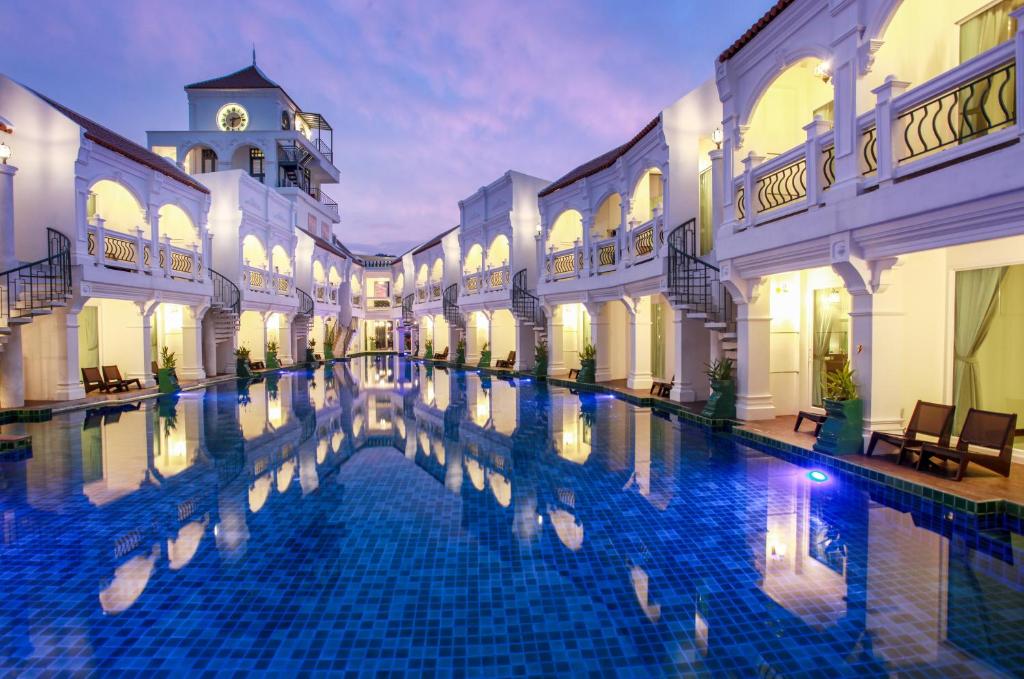 Bazén v ubytování Supicha Pool Access Hotel - SHA Plus nebo v jeho okolí