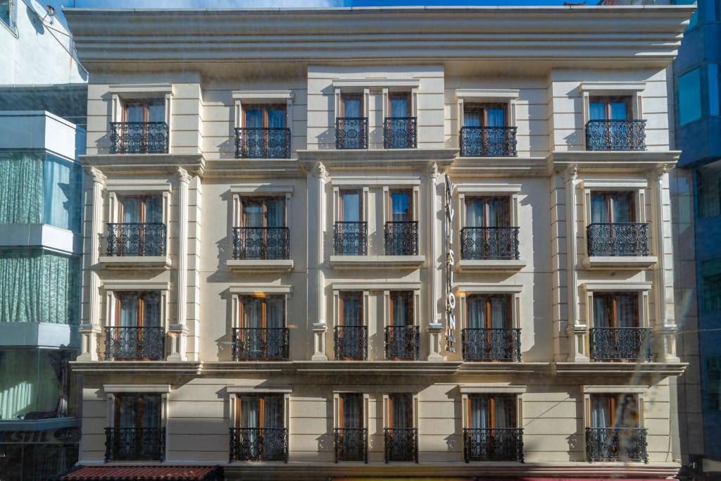 Budova, kde se hotel nachází