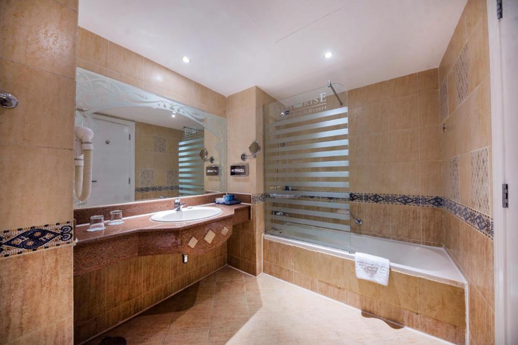 Sunrise Garden Beach Resort - 19