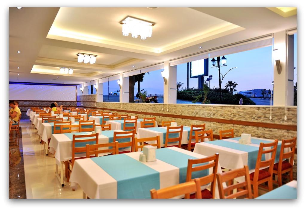 Restaurace v ubytování Mesut Hotel