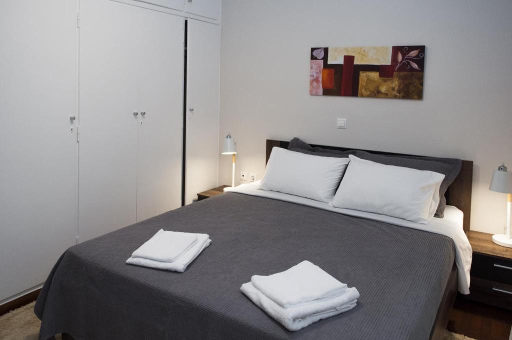 Zdjęcie z galerii obiektu Modern apartment, EXCELLENT and VIBRANT location!! w Atenach