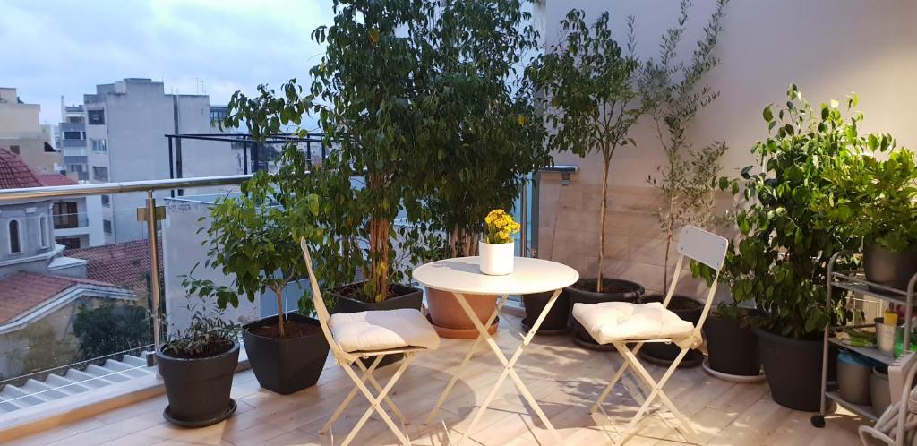 Balkón alebo terasa v ubytovaní Super Loft With Acropolis View