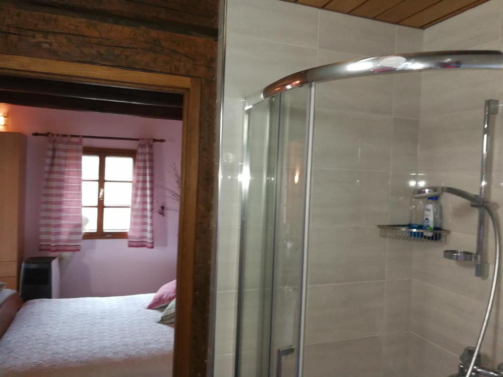 Old Oak House with pool - Holiday Home With Terrace