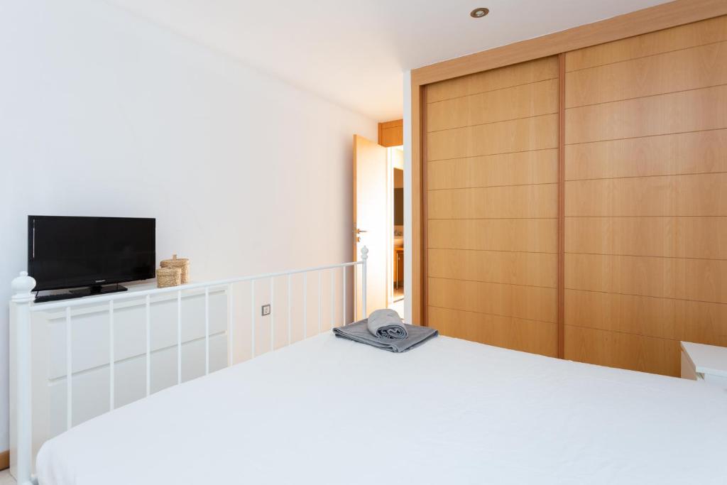 A bed or beds in a room at Luxury Bungalow In Costa Adeje