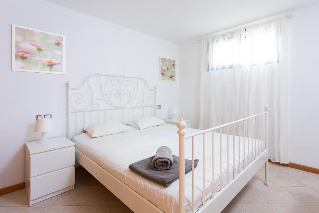 A bed or beds in a room at Luxury Bungalow In Costa Adeje