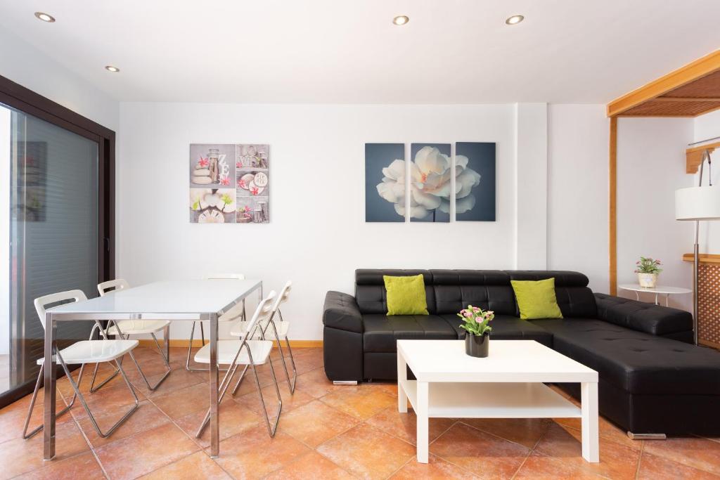 A seating area at Luxury Bungalow In Costa Adeje