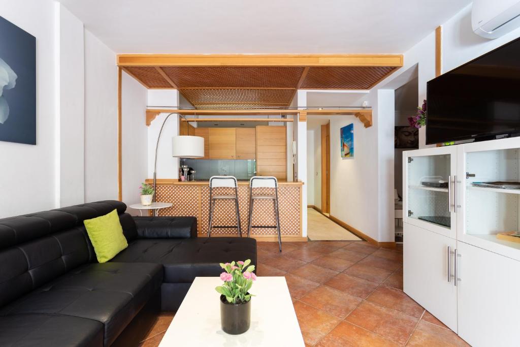 A kitchen or kitchenette at Luxury Bungalow In Costa Adeje