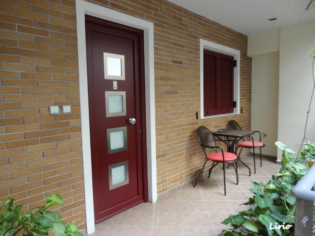 Zdjęcie z galerii obiektu Lirio Guest House w mieście Makrakómi