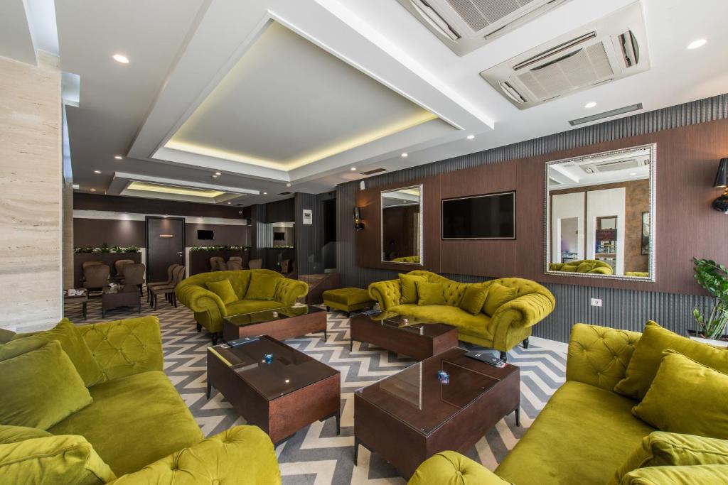 Χώρος καθιστικού στο Garni Hotel Aveny