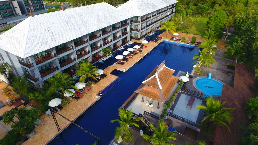Bazén v ubytování Ramada by Wyndham Aonang Krabi nebo v jeho okolí
