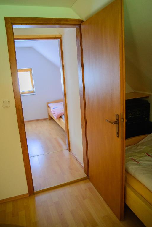 Postel nebo postele na pokoji v ubytování Holiday Home Dobrotin