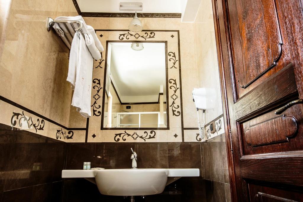 Hotel Guerrinuccio - Quarto Duplo Deluxe Com Cama Extra