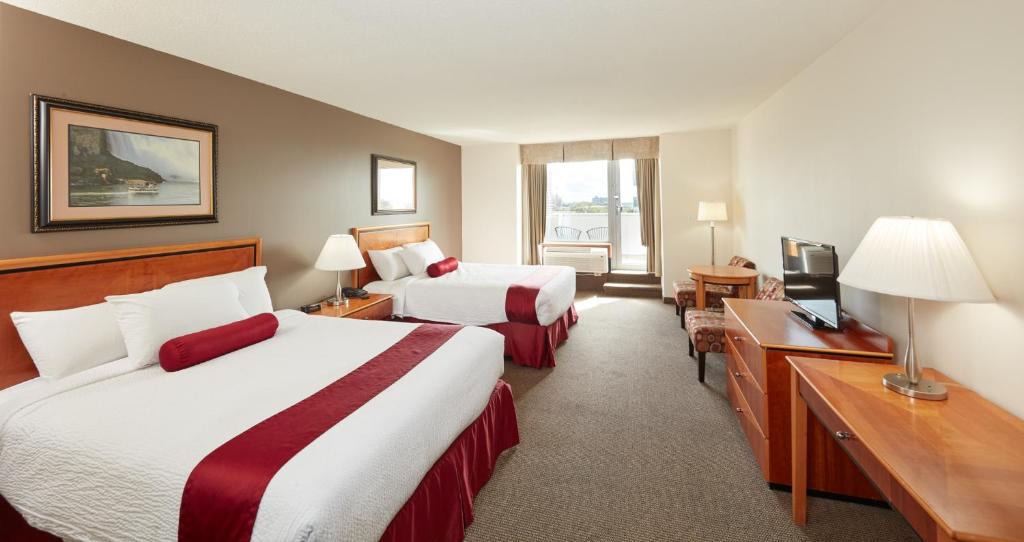 The Falls Hotel & Innにあるベッド