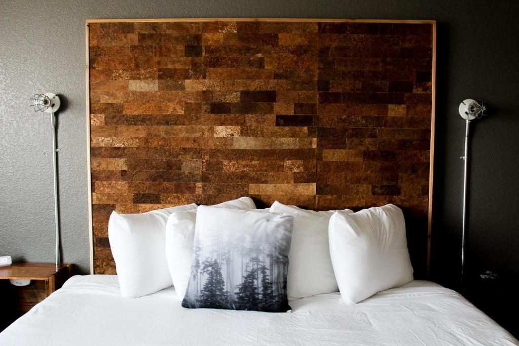 Adrift Hotel - Ocean Front King