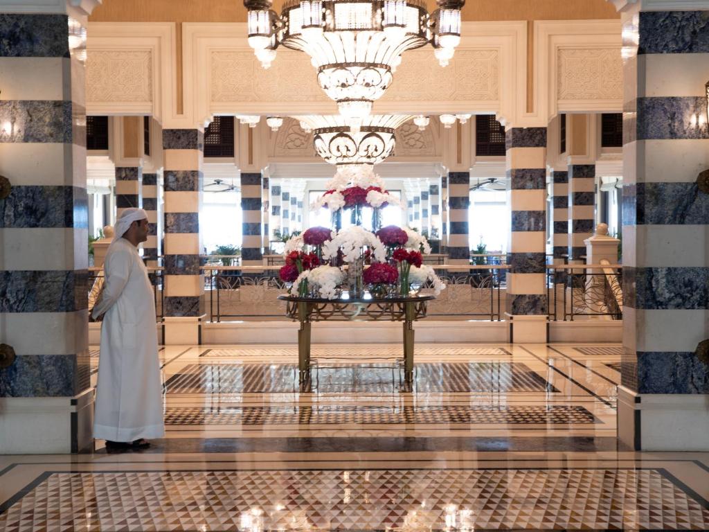 Jumeirah Al Qasr Dubaiのロビーまたはフロント