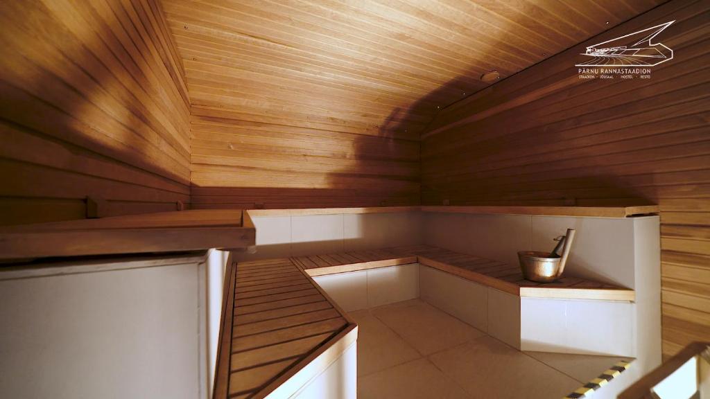 Istumisnurk majutusasutuses Pärnu Rannastaadioni Hostel