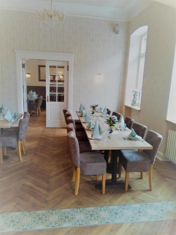 Posezení v ubytování Hotel Stadtvilla Laux