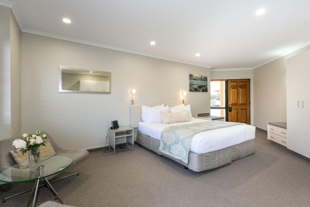 
Executive Studio with Spa Bath 
