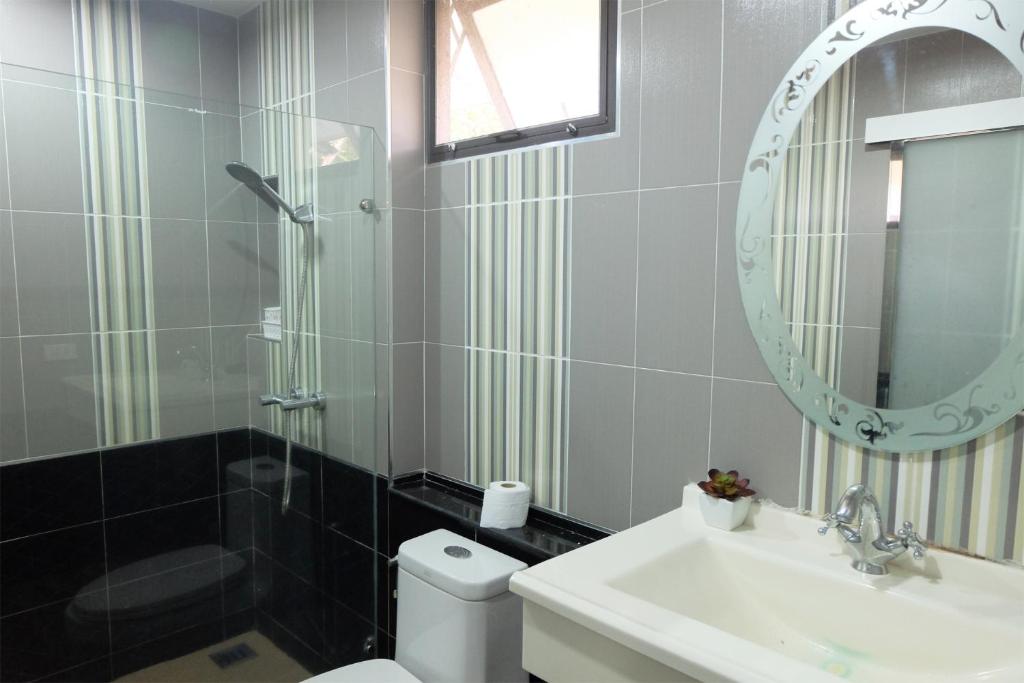 Koupelna v ubytování Akantuka Homestay