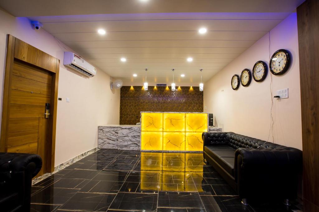 Hotel Balaji Palace - Housity