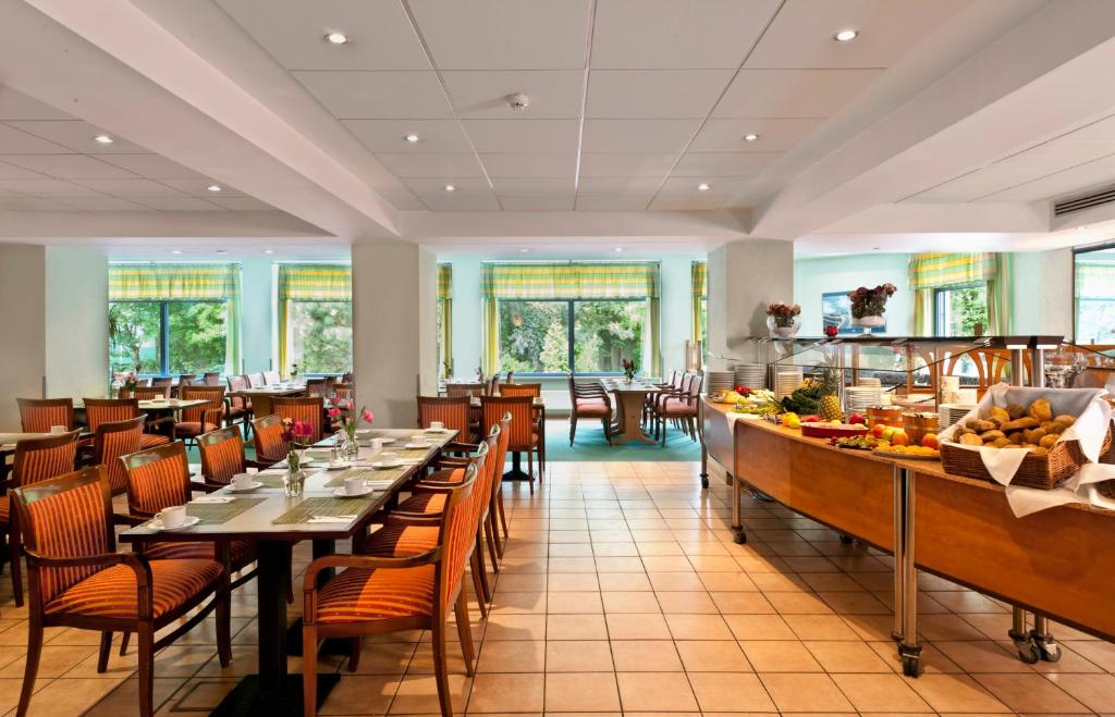 Good Morning + Berlin City East - Resim 4