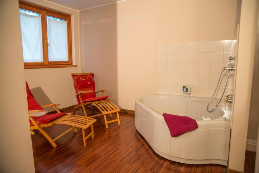 Koupelna v ubytování Villa Principessa - Stunning Villa with Panoramic Lake Como Views