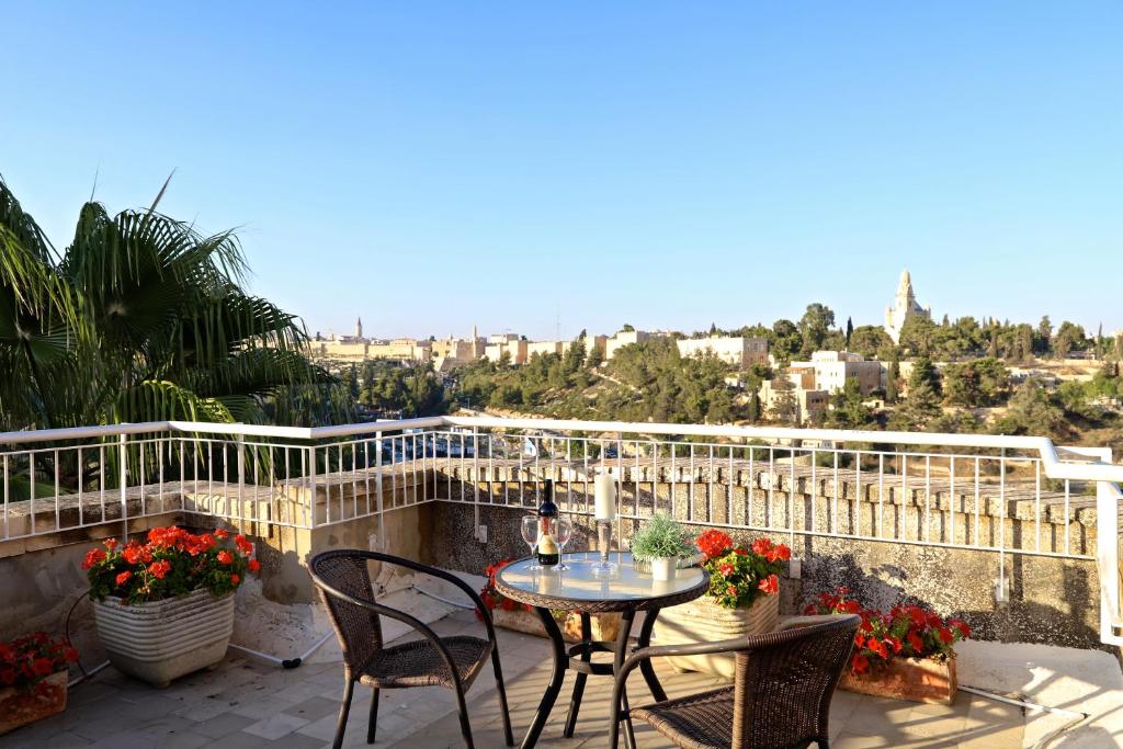 מרפסת או טרסה ב-Scots House Hotel