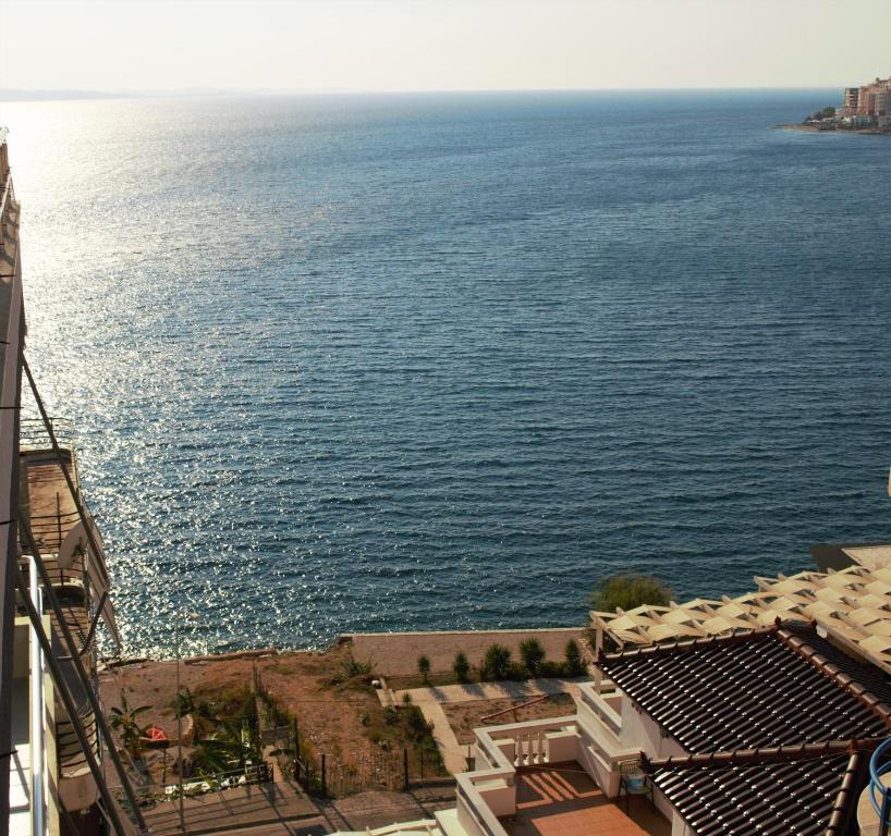Roxy Sea View Apartment